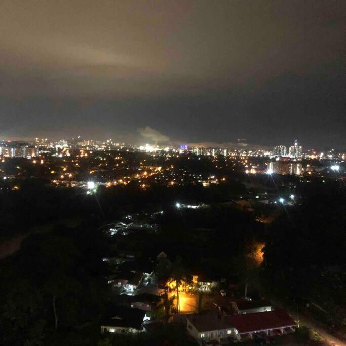 Mishal'S Homestay-Vista Bangi Studio Service Apartment Kajang Exteriör bild